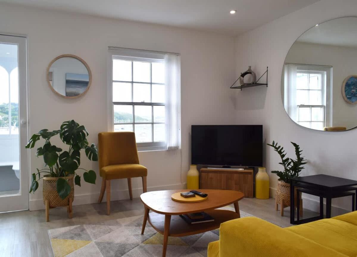 Breathtaking High Street Townhouse With Stunning Sea Views At 'The Old Fishermans Townhouse' Falmouth Bagian luar foto