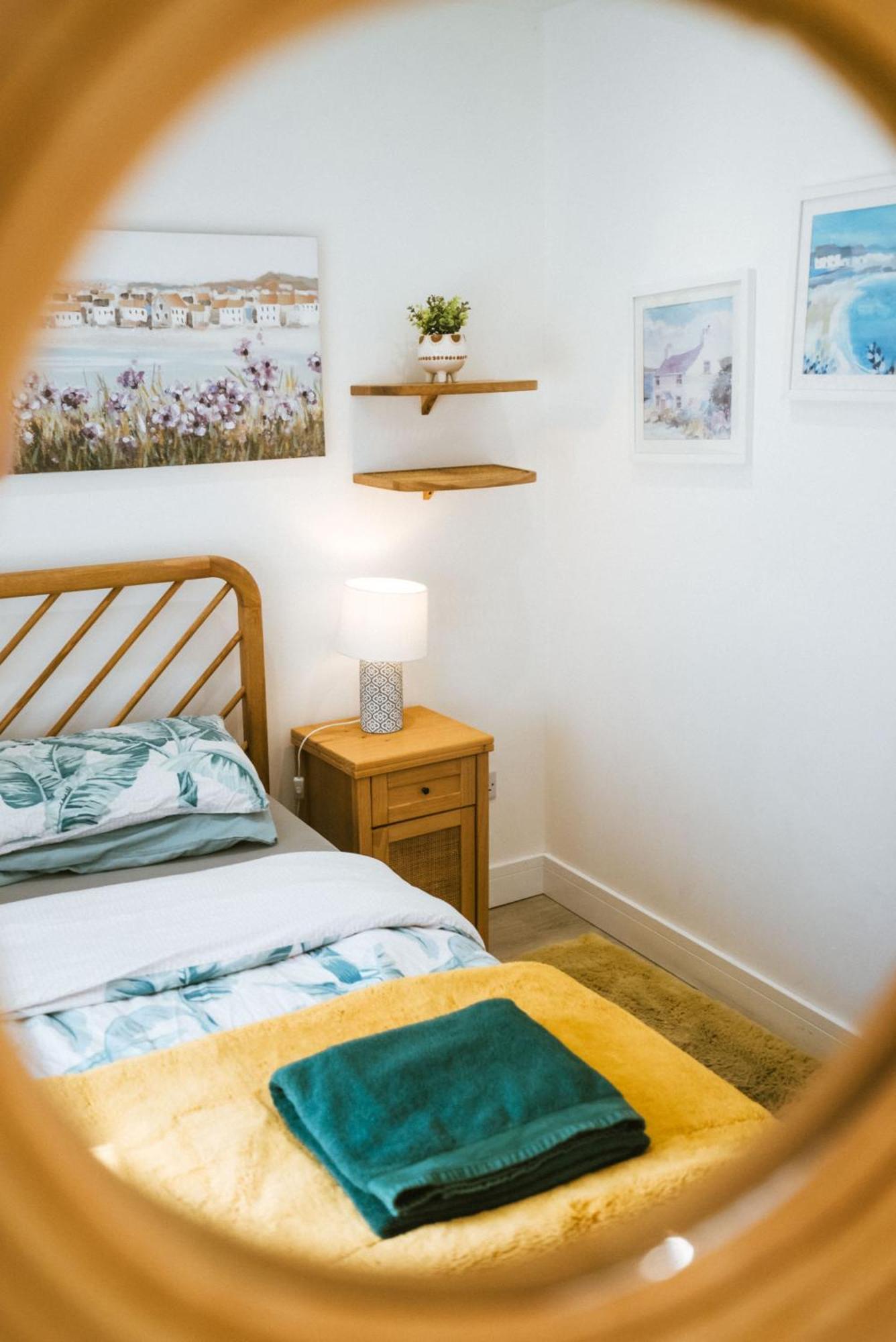 Breathtaking High Street Townhouse With Stunning Sea Views At 'The Old Fishermans Townhouse' Falmouth Bagian luar foto